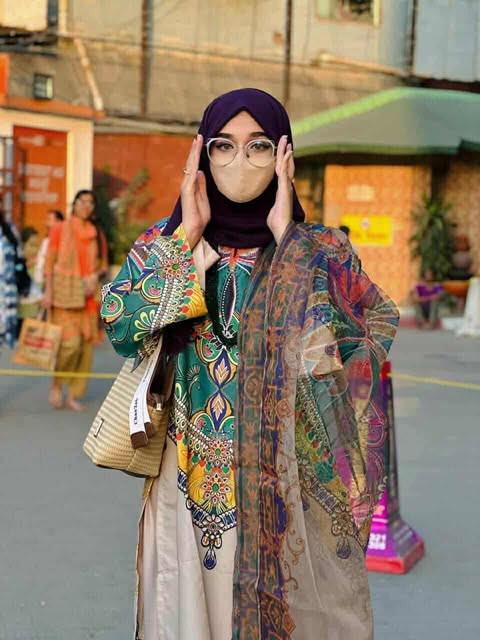 New Premium Quality Silika Gorget Threepes For Woman